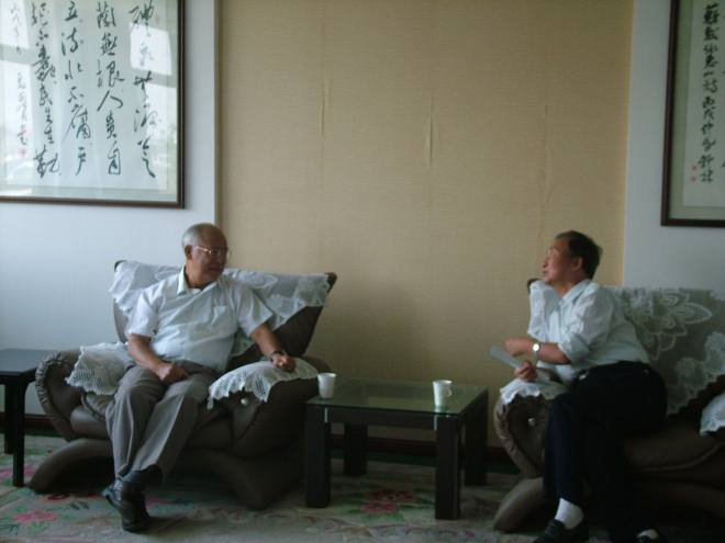 悼念何振梁先生