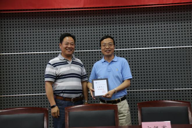 诚实做人 认真做事 成就未来——方银军校友做客“天下江南人”大讲坛第二十二讲