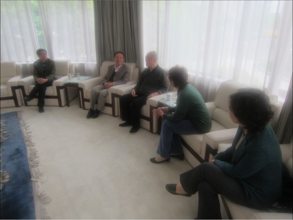 王武理事长一行赴沪看望香港著名实业家唐翔千先生