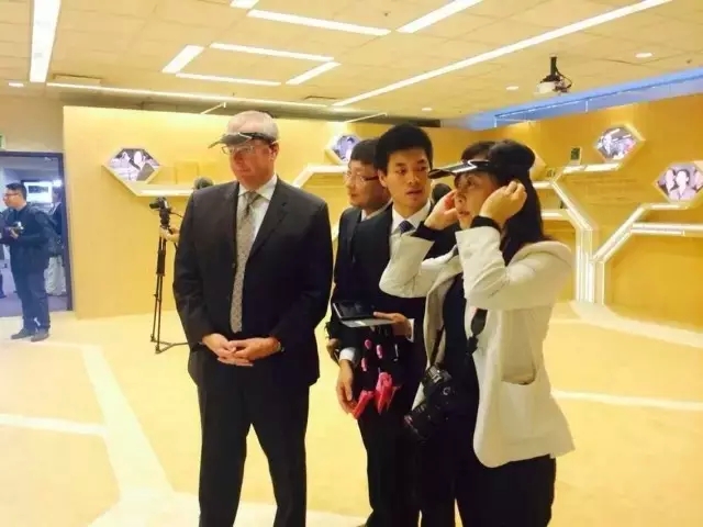 我校校友金洋随习主席一行访美