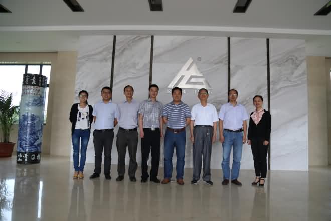 扬州校友会会长顾风主题书法展拉开帷幕