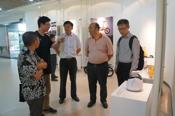 四川沱牌舍得集团有限公司来校洽谈推进产学研合作