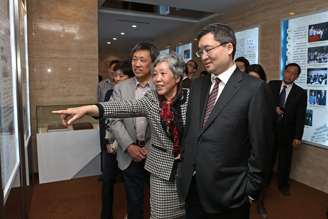 江南大学举行荣毅仁先生诞辰100周年纪念活动