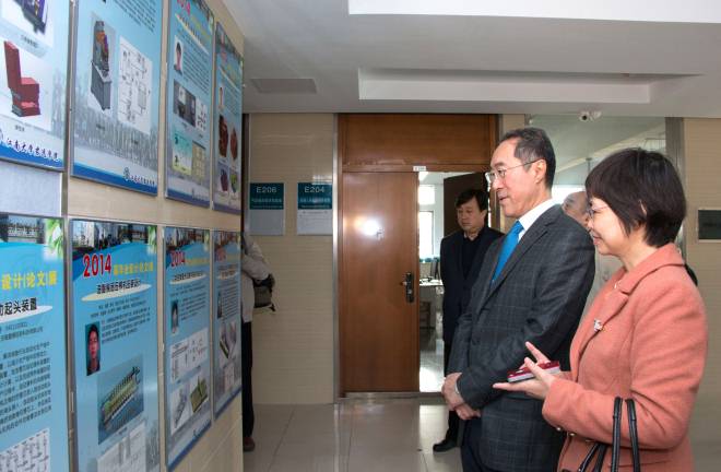 江南大学授予唐英年先生名誉博士学位典礼隆重举行