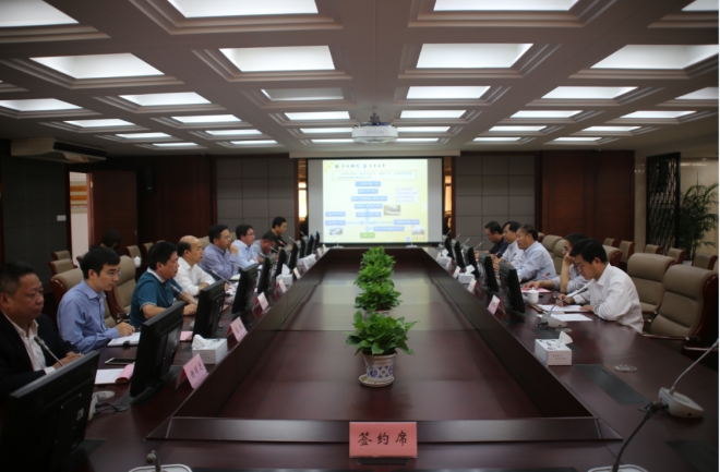 我校与瑞金市人民政府签订战略合作框架协议