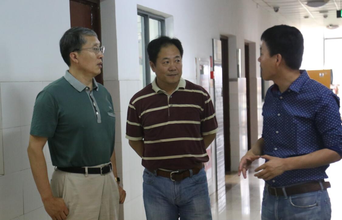 中信咨询副总经理车耳来校洽谈合作