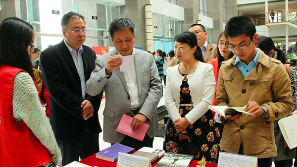 “书香校园，人文江南”江南大学第十二届读书文化节开幕