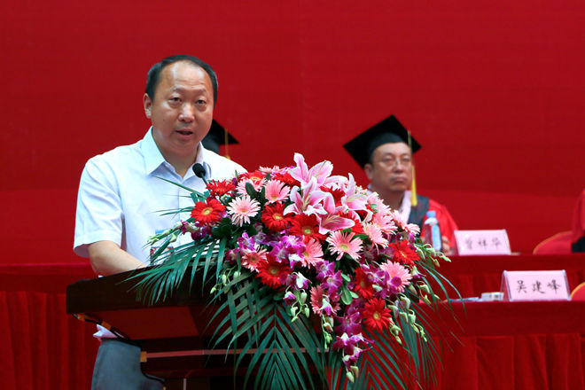 专注人生 匠心独运——江南大学2016届毕业典礼暨学位授予仪式隆重举行