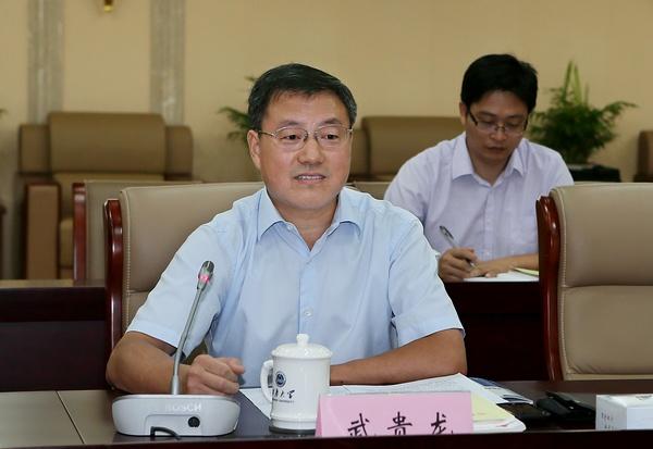 我校举行党的群众路线教育实践活动校领导集中学习交流会