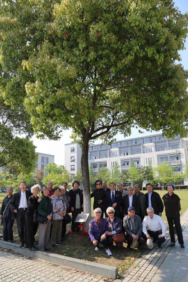 油603、粮602校友毕业五十周年返校聚会