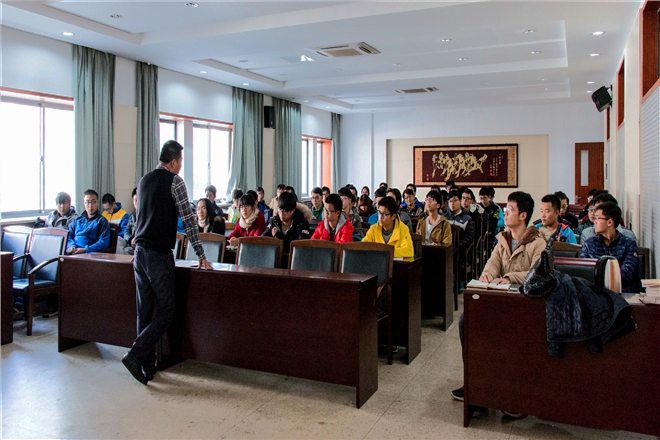 机械学院杰出校友辛涛为新生讲创业创新
